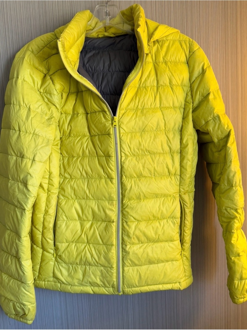 United Colors Of Benetton Womens Neon Yellow Quilted down Puffer Jacket size 6